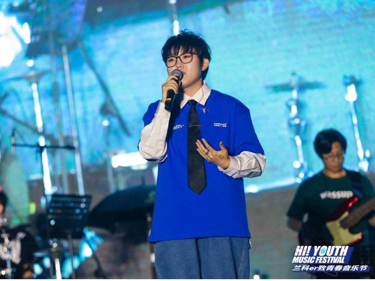 beat365英国官方网站：草地音乐节，嗨唱燃爆毕业季！