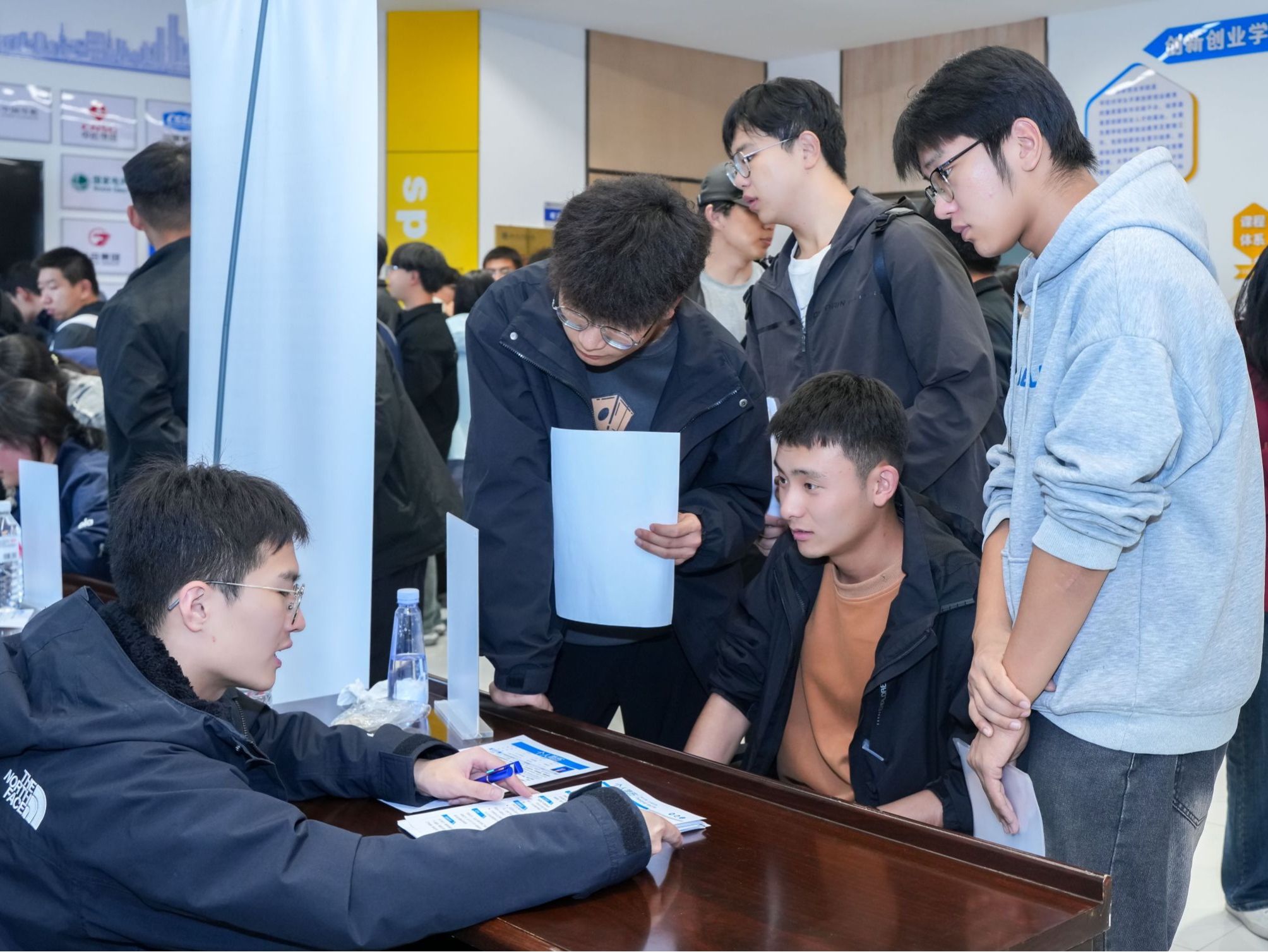 25家常山名企走进beat365英国官方网站，招才引智