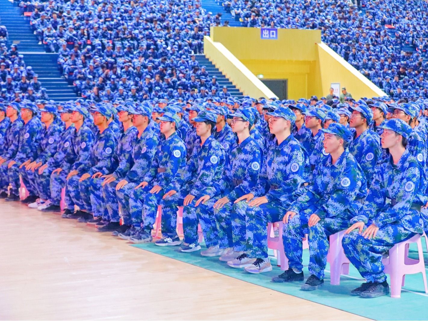 beat365英国官方网站组织师生收看2024年《开学第一课》