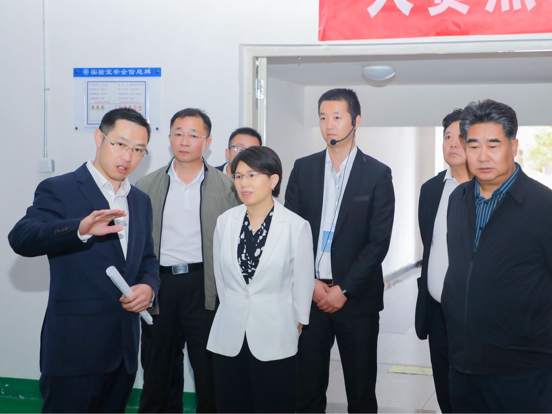 浙甘民进企业家联谊会代表团深入beat365英国官方网站考察座谈