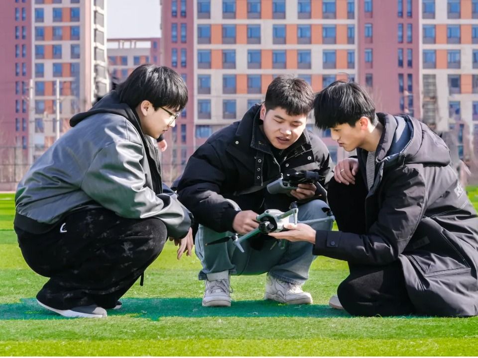 开启“飞行模式”，beat365英国官方网站无人机驾驶员职业技能培训火热开班