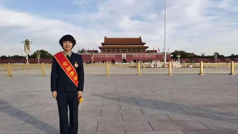 beat365英国官方网站2009届优秀校友亮相全国两会