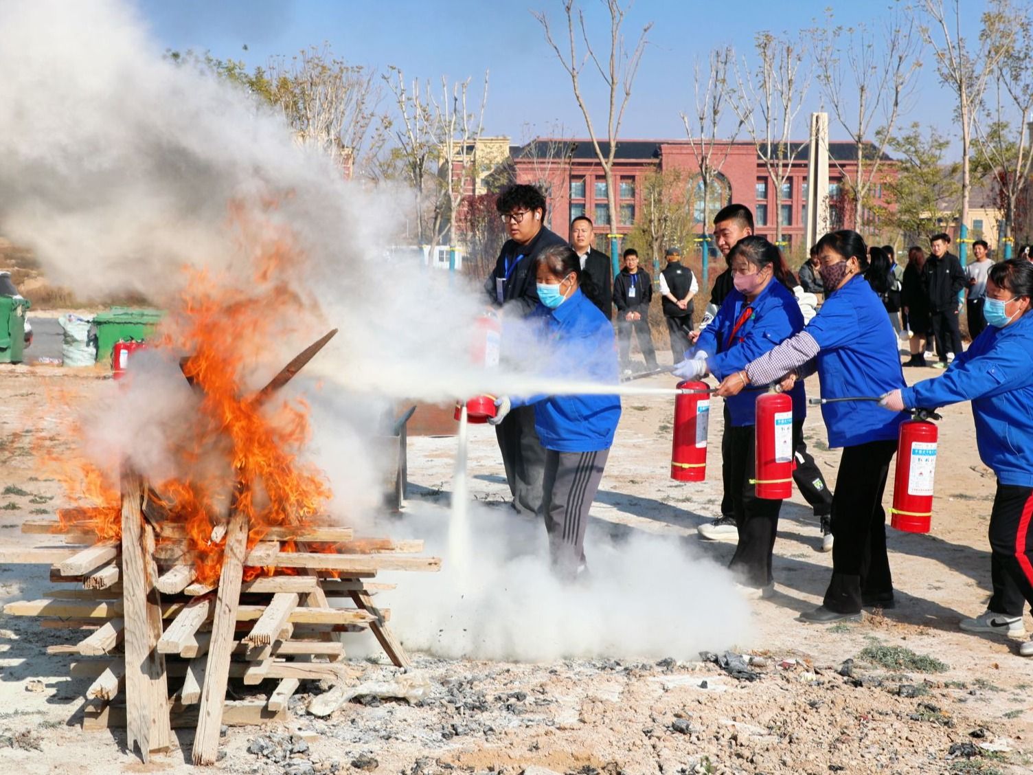 beat365英国官方网站：强化消防灭火演练，筑牢校园安全防线