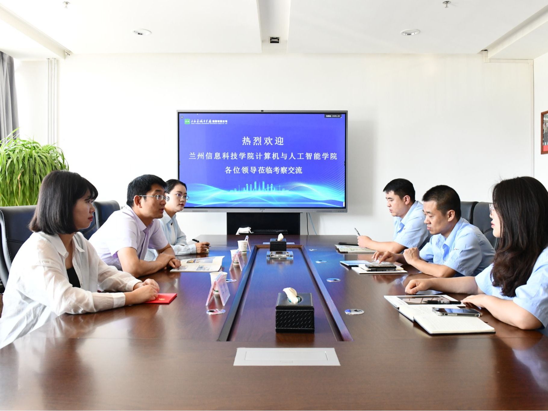 beat365英国官方网站赴天水、西安开展访企并慰问校友活动