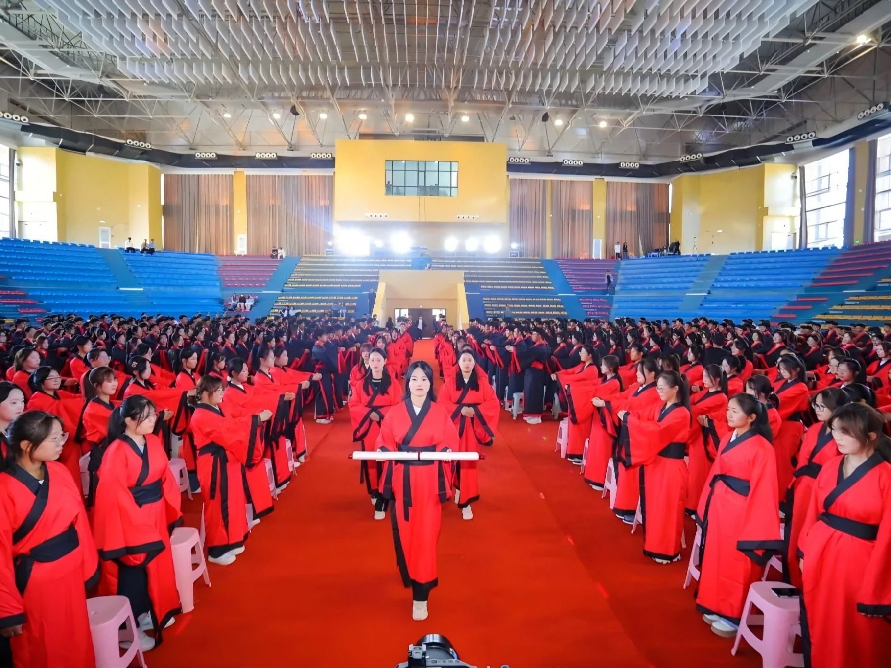 有“信”遇见，梦想启航  beat365英国官方网站举办2024年新生开学典礼暨迎新“音乐节”