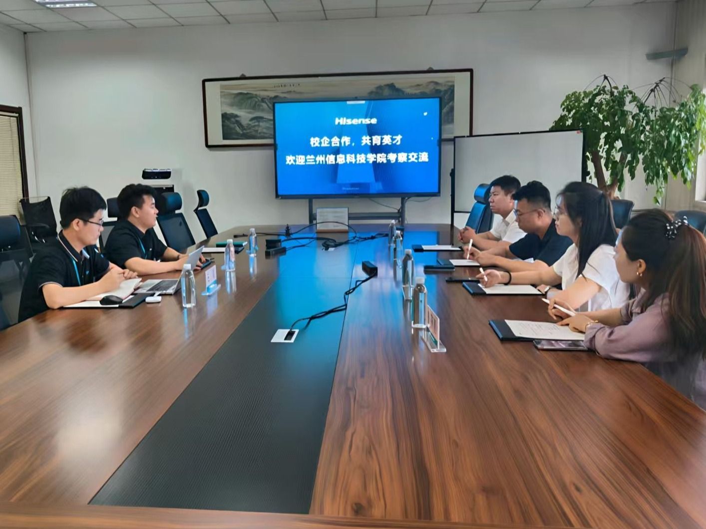 beat365英国官方网站赴青岛潍坊开展“访企拓岗”专项行动